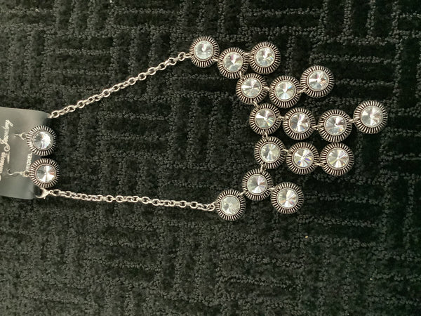 Elegant Tiered Necklace Set